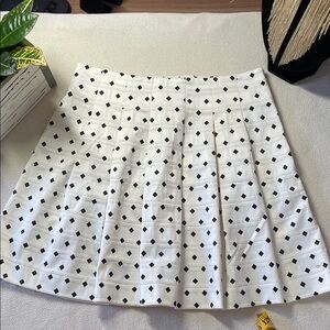 052–Banana Republic Black and White Patterned Mini Skirt